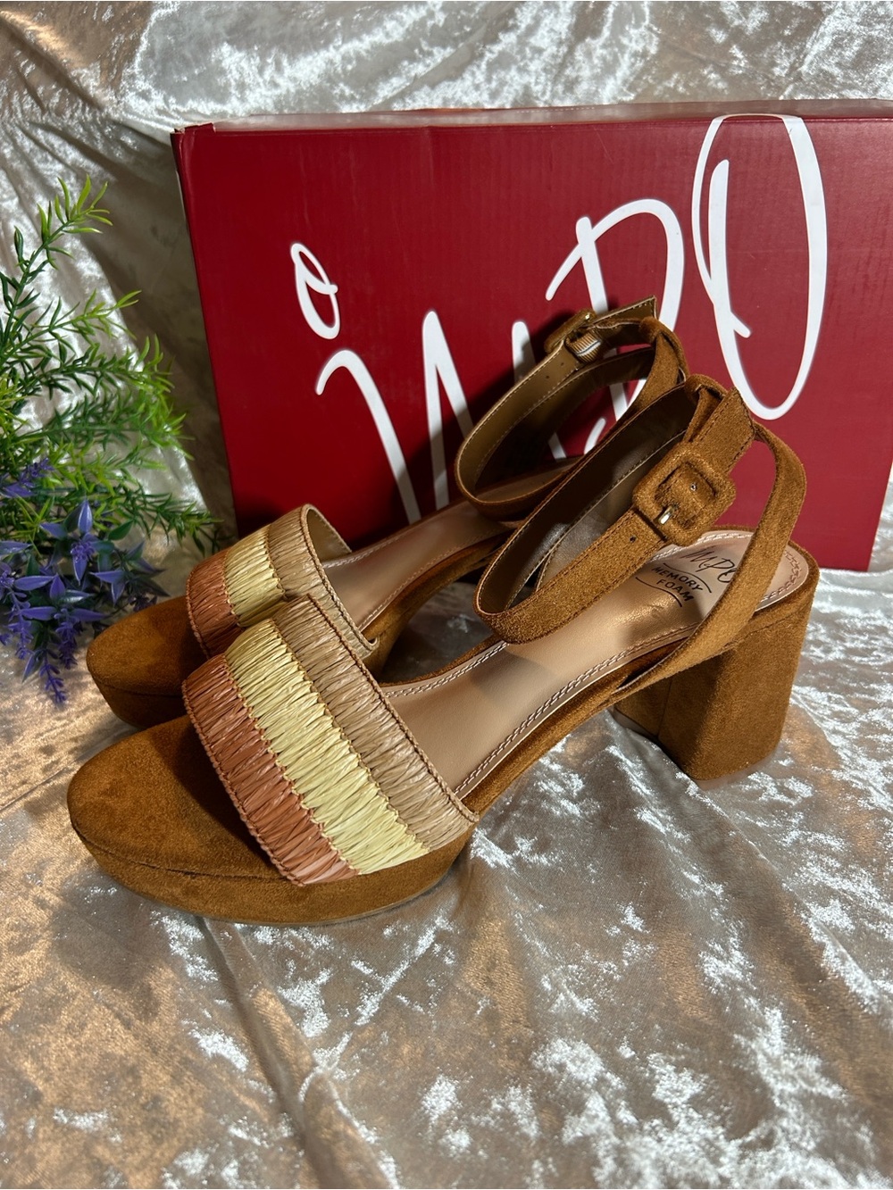 NWT IMPO RAFI and FAUX SUEDE SANDAL MEMORY FOAM 8.5